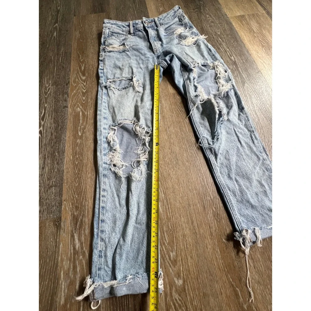 American Eagle Mom Jeans Women 4 Light Wash Distressed Strigid High Rise Frayed